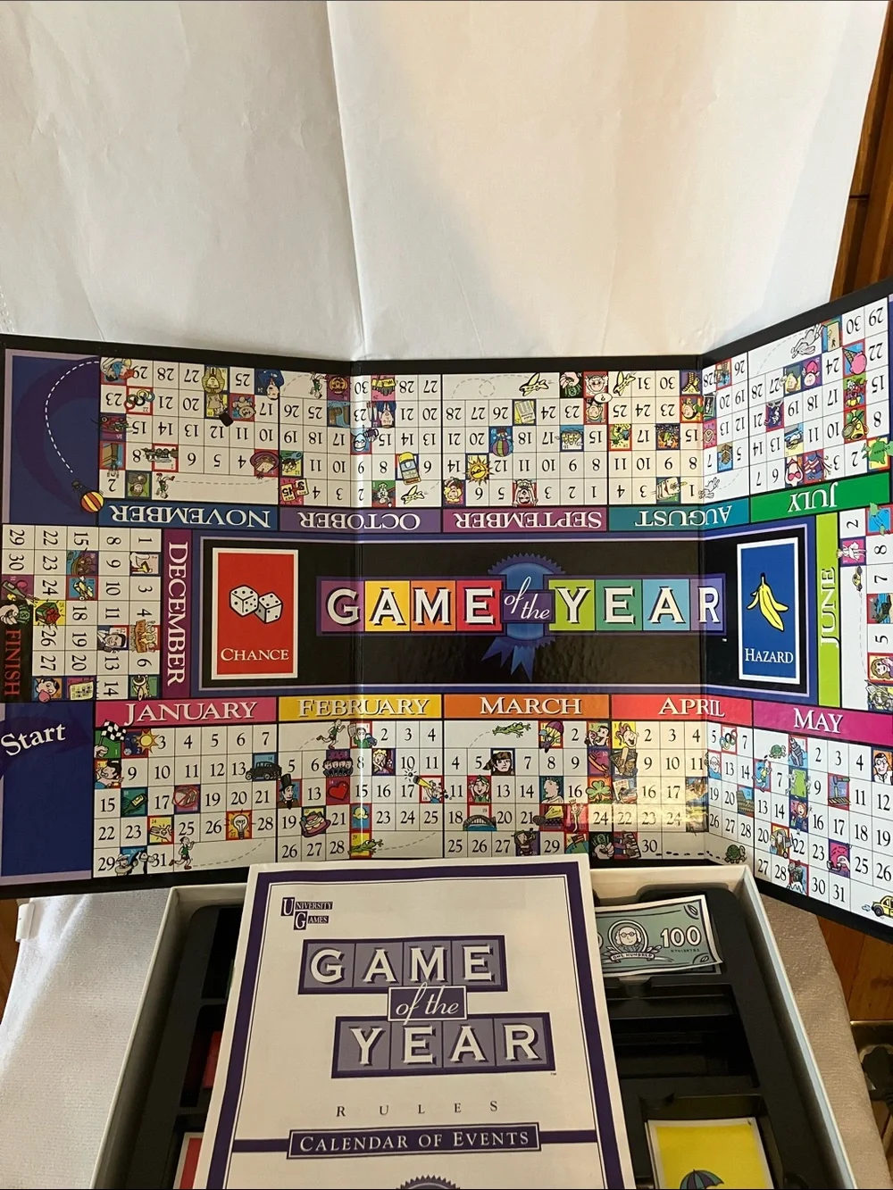 University Games 1977 Game of the Year Fun Family Game 8 & Up-1 missing piece.